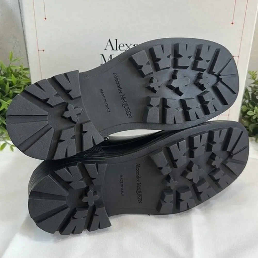 Alexander McQueen alexander mcqueen
